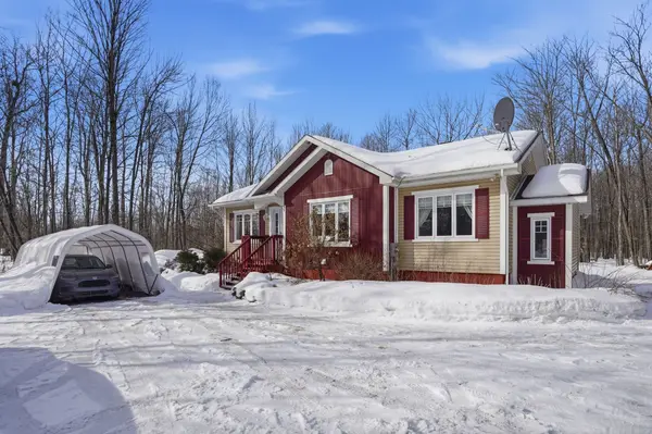 8150 Montee Lemieux RD, East Hawkesbury, ON K0B 1M0