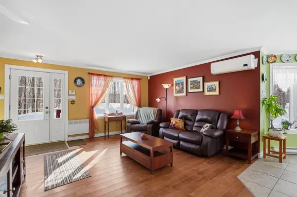 8150 Montee Lemieux RD, East Hawkesbury, ON K0B 1M0