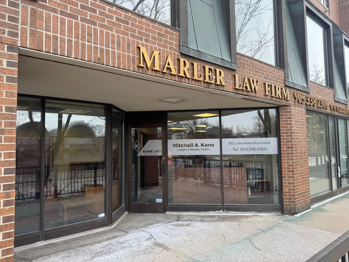 102 Lakeshore RD E, Oakville, ON L6J 2Z4