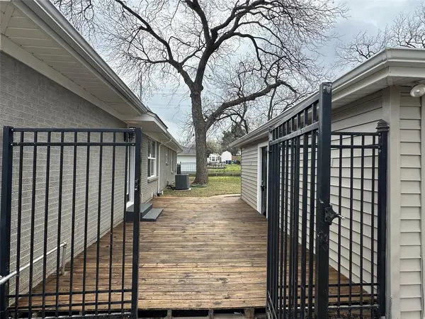 102 S Clark Street, Rockwall, TX 75087