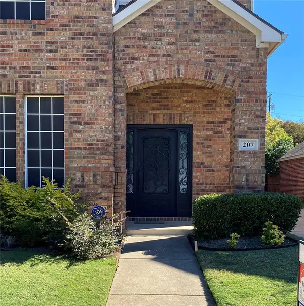 207 Colonial Lane, Euless, TX 76040