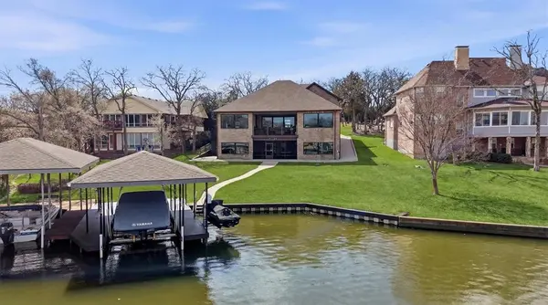 101 Manito Cove, Lake Kiowa, TX 76240