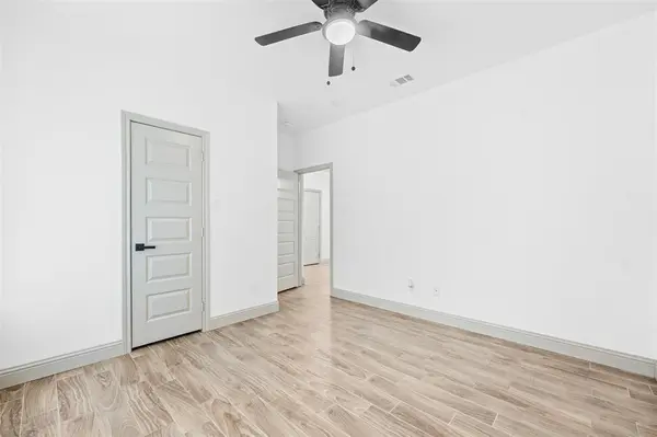 4801 Shackleford Street, Fort Worth, TX 76119