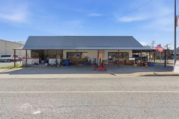 215 W 8th Street, Cisco, TX 76437