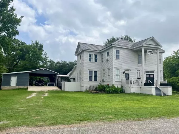 408 S Railroad Avenue, Calvert, TX 77837