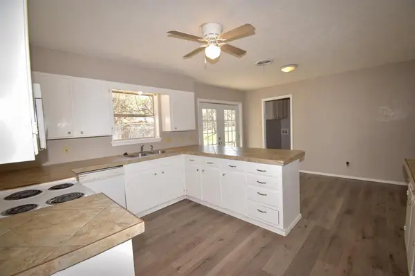 1801 S College Street, Brady, TX 76825