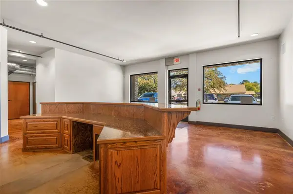 209 S Shady Shores Road, Lake Dallas, TX 75065