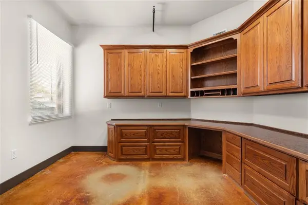 209 S Shady Shores Road, Lake Dallas, TX 75065