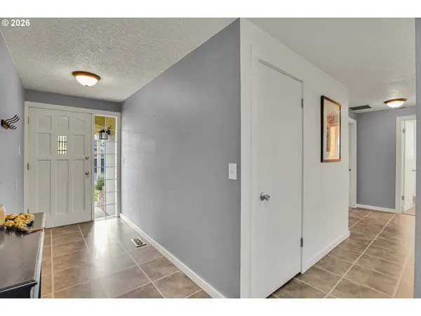 107 GLENWOOD CT, Oregon City, OR 97045