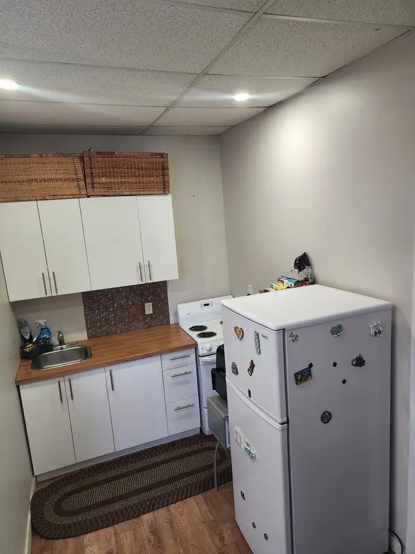 425 Jane ST #11, Toronto W02, ON M6S 3Z7