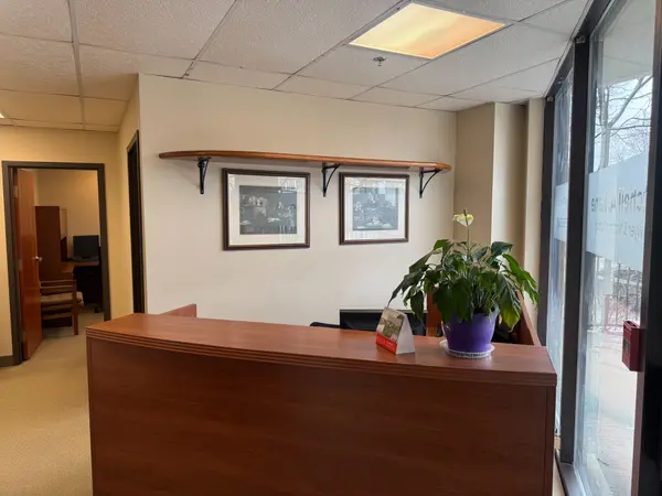 102 Lakeshore RD E, Oakville, ON L6J 2Z4