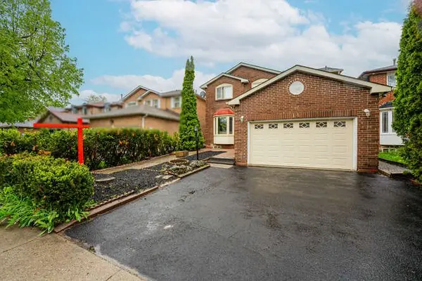 14 Conover CT, Brampton, ON L6Y 3J5