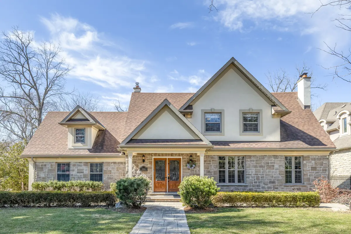 3325 Lakeshore RD, Burlington, ON L7N 1B1