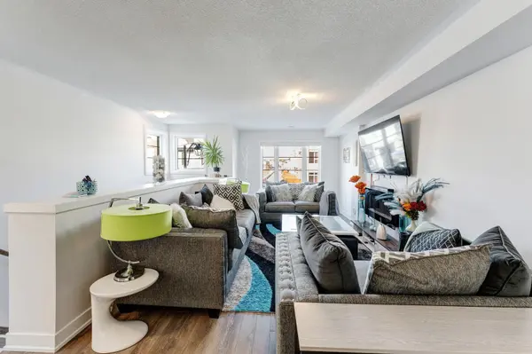 71 Donald Fleming WAY #108, Whitby, ON L1R 0N8