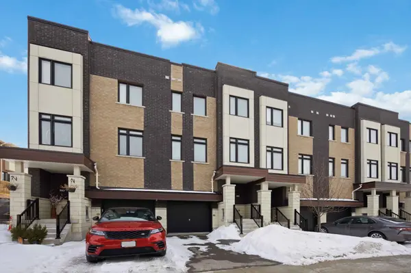 885 Kicking Horse PATH, Oshawa, ON L1J 0B4