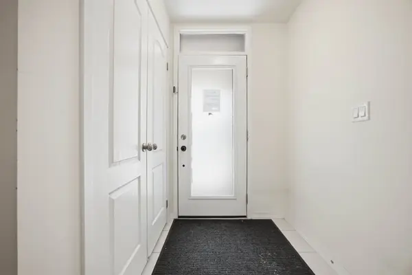 885 Kicking Horse PATH, Oshawa, ON L1J 0B4