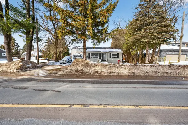 73 Centre ST, Essa, ON L0M 1B0