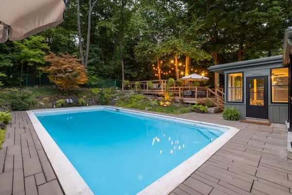 2129 Highview DR, Burlington, ON L7P 0P2