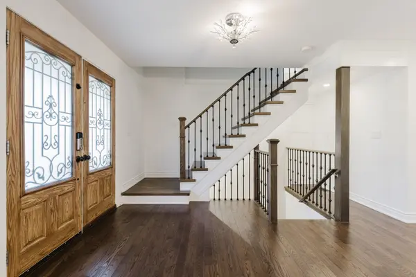 3325 Lakeshore RD, Burlington, ON L7N 1B1