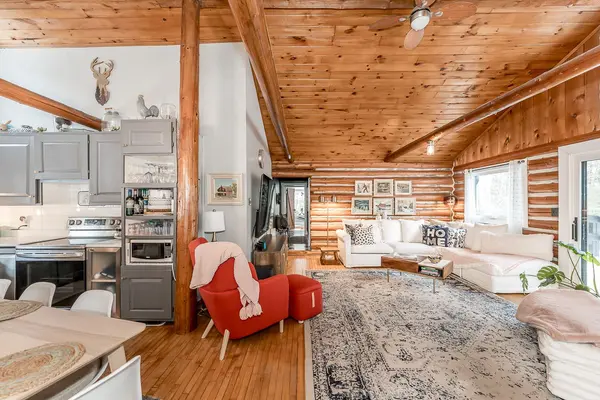 1017 SAVAGE SETTLEMENT RD, Perry, ON P0A 1Y0