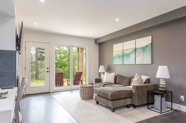 3 Tree Tops LN #102, Huntsville, ON P1H 0B8