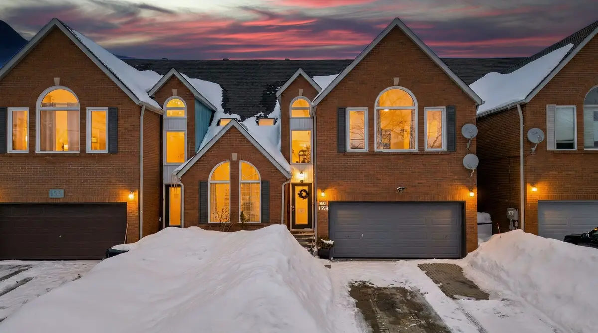 155 B Cumberland ST, Barrie, ON L4N 2P9