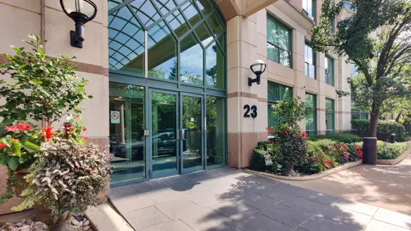 23 Lorraine DR #705, Toronto C07, ON M2N 6Z6