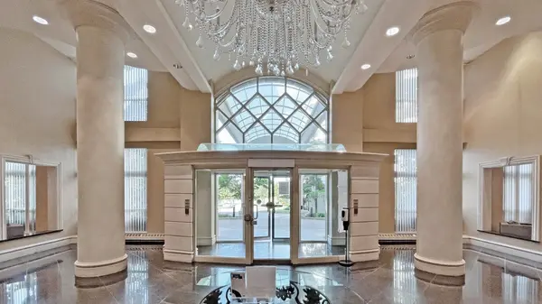 23 Lorraine DR #705, Toronto C07, ON M2N 6Z6