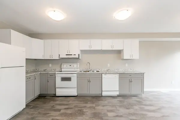 155 B Cumberland ST, Barrie, ON L4N 2P9