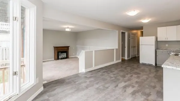 155 B Cumberland ST, Barrie, ON L4N 2P9