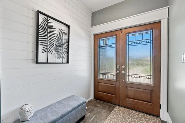 4 Fawn Creek LN, Bluewater, ON N0M 1G0