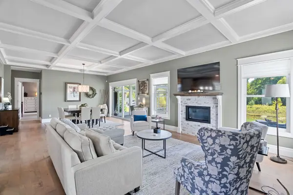 4 Fawn Creek LN, Bluewater, ON N0M 1G0