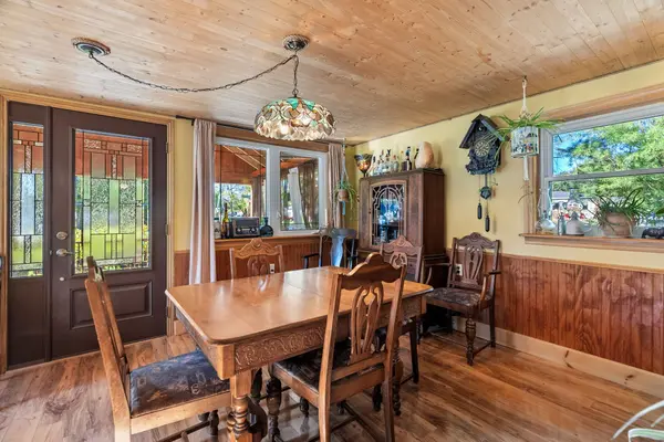 1 Mac Tavesh ST, Bluewater, ON N0M 1G0