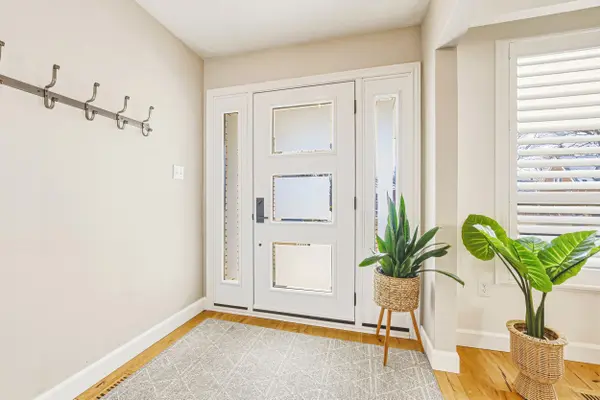 103 Empress AVE, Hamilton, ON L9A 1M5