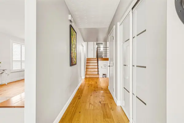 103 Empress AVE, Hamilton, ON L9A 1M5