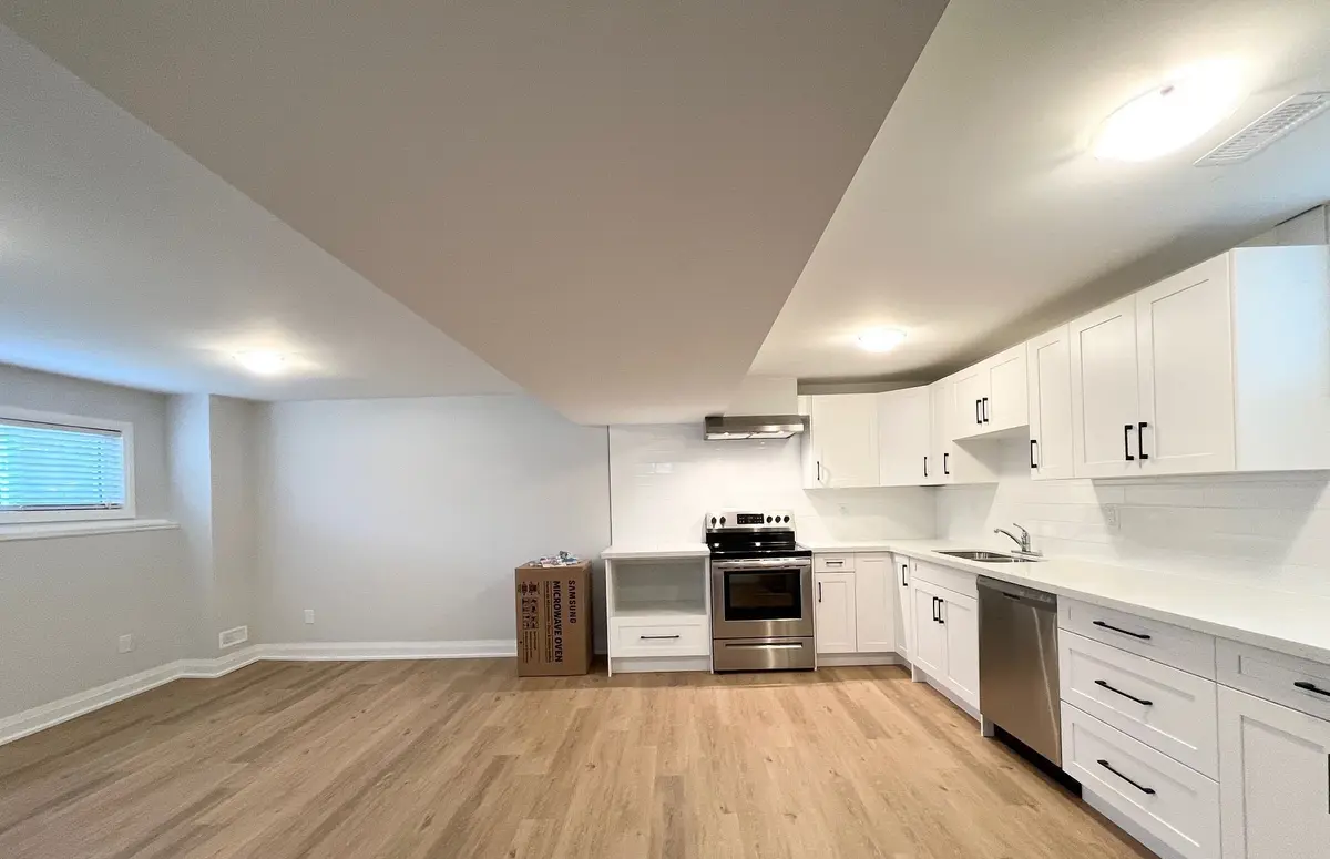 26 Oren BLVD #Lower, Barrie, ON L4N 4M1