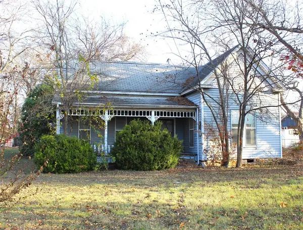 412 W Live Oak Street, Dublin, TX 76446