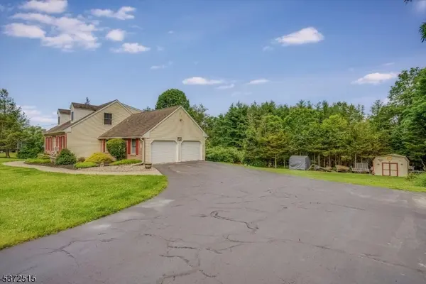 69 Lincoln Laurel Rd, Frelinghuysen Twp., NJ 07860