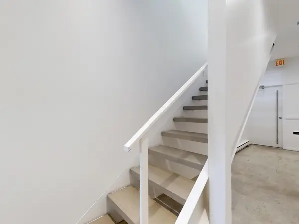 899 Dundas ST W #Upper, Toronto C01, ON M6J 1V9