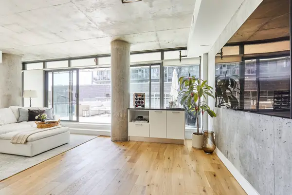 90 Broadview AVE #211, Toronto E01, ON M4M 0A7