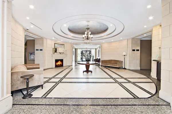 180 John West WAY #129, Aurora, ON L4G 0R3