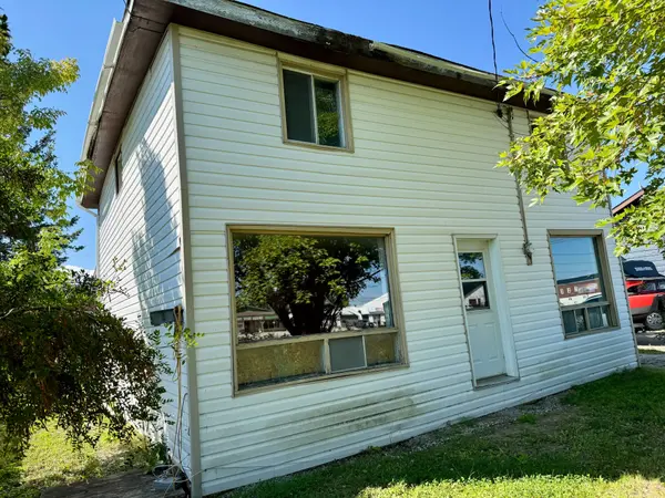 17 Lemarier ST, Kapuskasing, ON P5N 2S7