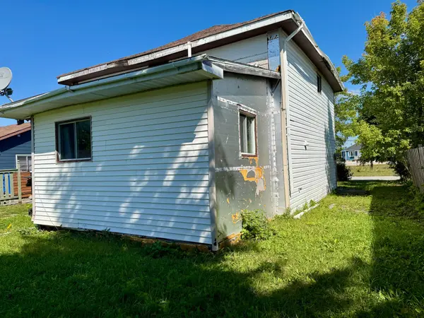 17 Lemarier ST, Kapuskasing, ON P5N 2S7