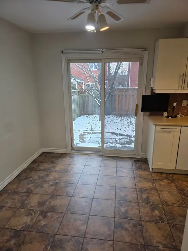 1296 Valerie CRES W, Oakville, ON L6J 7E5