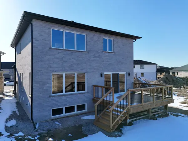 25 Elvira WAY, Thorold, ON L2V 0M7