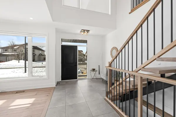 195 Charlies LN, Carp - Huntley Ward, ON K0A 1L0