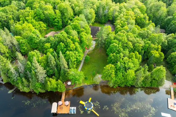 775 Rosskopf RD, Magnetawan, ON P0A 1C0