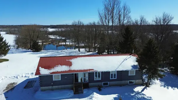 323 County Rd 5 RD, Front Of Yonge, ON K0E 1R0