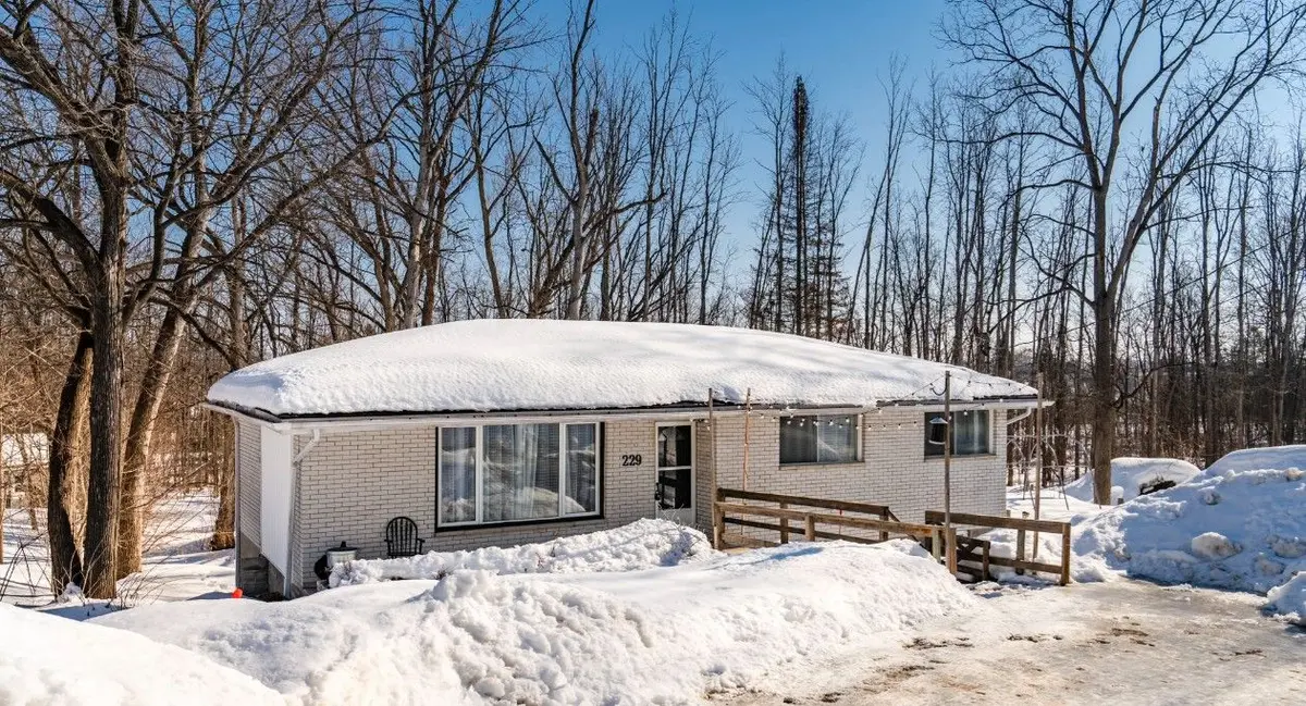 229 Mountain AVE, Tay, ON L0K 2C0
