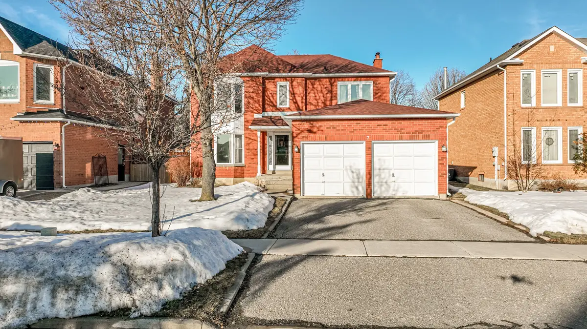 7 Laidlaw AVE, Brampton, ON L6S 5W1